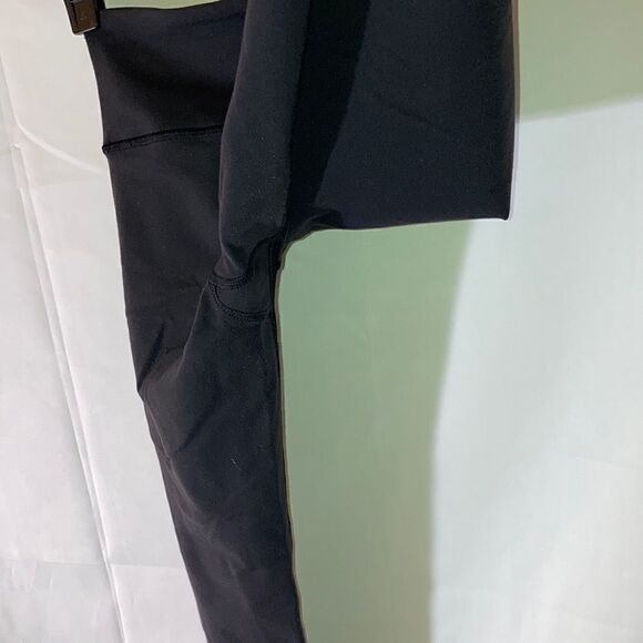 Lululemon Leggings Woman’s Size 2 Cropped Black Stretch - Picture 5 of 7